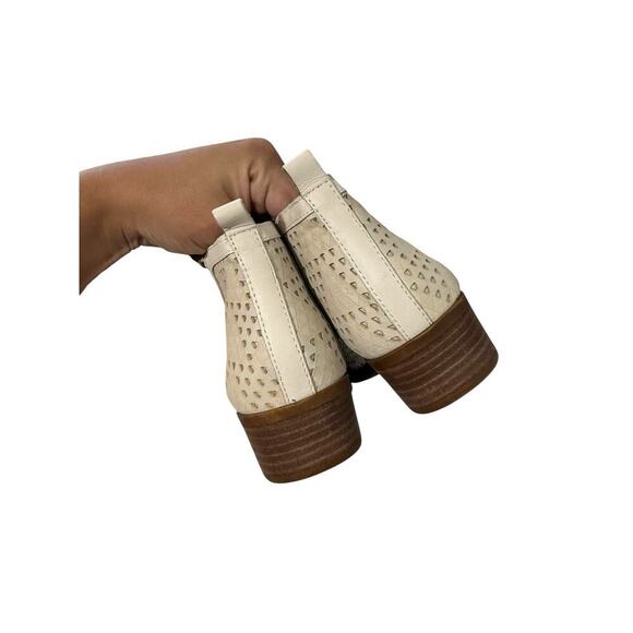 Lucky Brand Women Basel3 Leather Perforated Cream Ankle Bootie Western 9.5 W - Picture 6 of 8